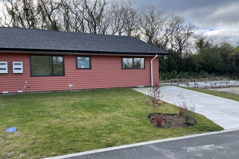 Photo of property in 7 Winnie Close, Acacia Bay, Taupo, 3330