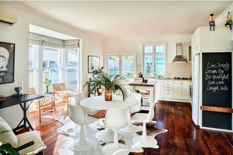 Photo of property in 45 Pukatea Street, Eastbourne, Lower Hutt, 5013