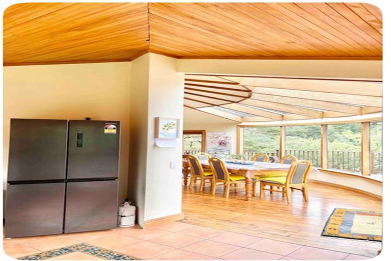 Photo of property in 5 Whiorau Grove, Lowry Bay, Lower Hutt, 5013