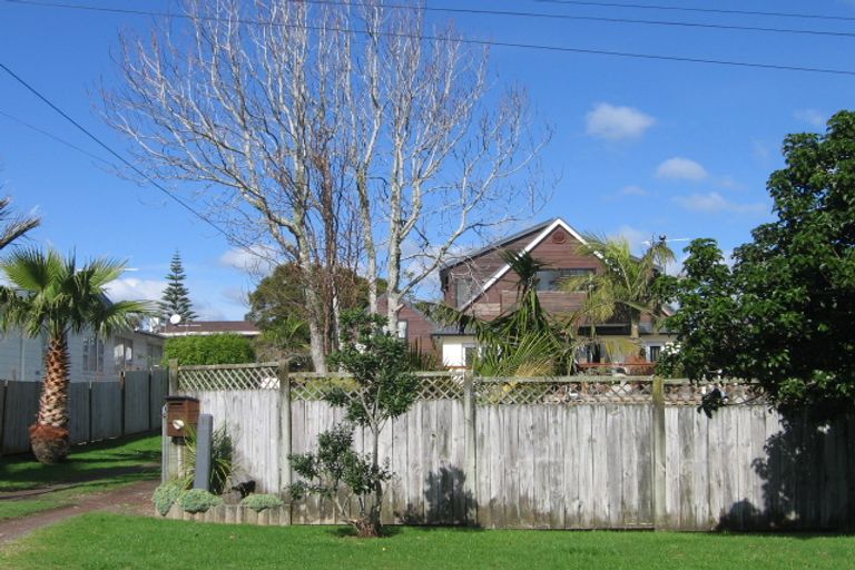 Photo of property in 14 Hawke Crescent, Beachlands, Auckland, 2018