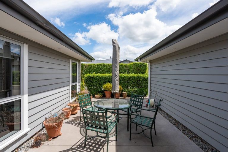 Photo of property in 6 Noumea Drive, Rangatira Park, Taupo, 3330