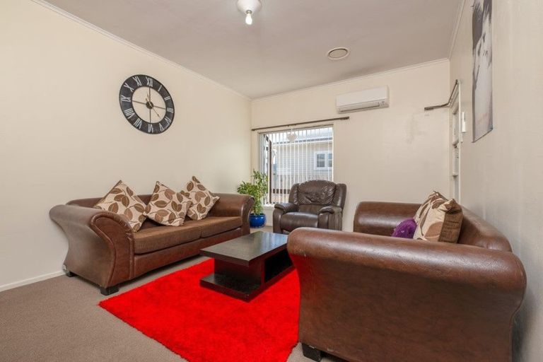 Photo of property in 24 Seddon Avenue, Papatoetoe, Auckland, 2104