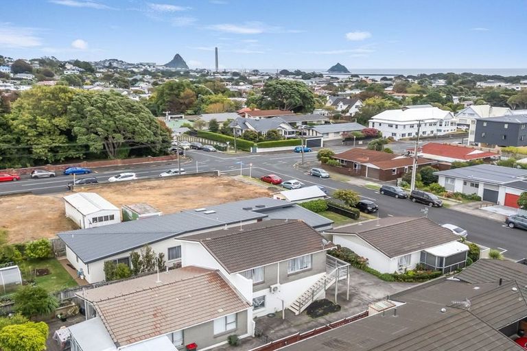 Photo of property in 43b Fulford Street, New Plymouth, 4310