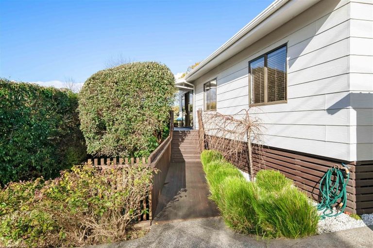 Photo of property in 39 D'oyly Drive, Stanmore Bay, Whangaparaoa, 0932
