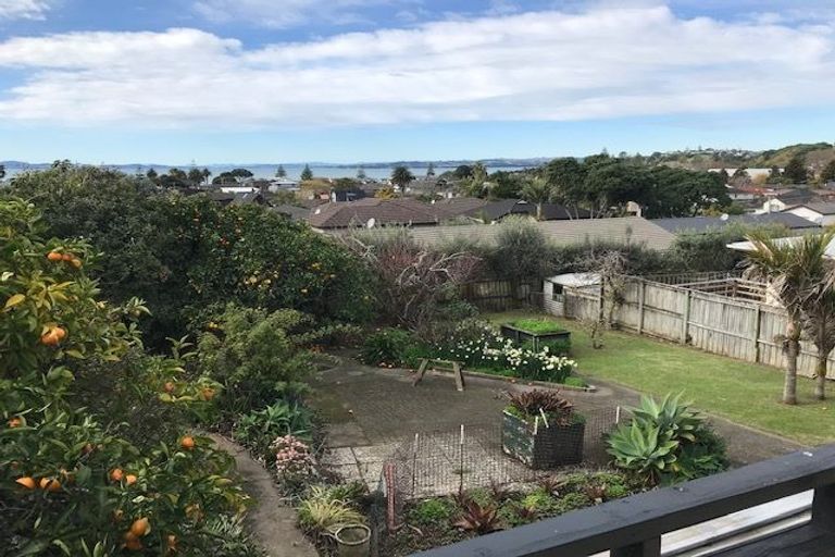 Photo of property in 2/126 Bucklands Beach Road, Bucklands Beach, Auckland, 2012