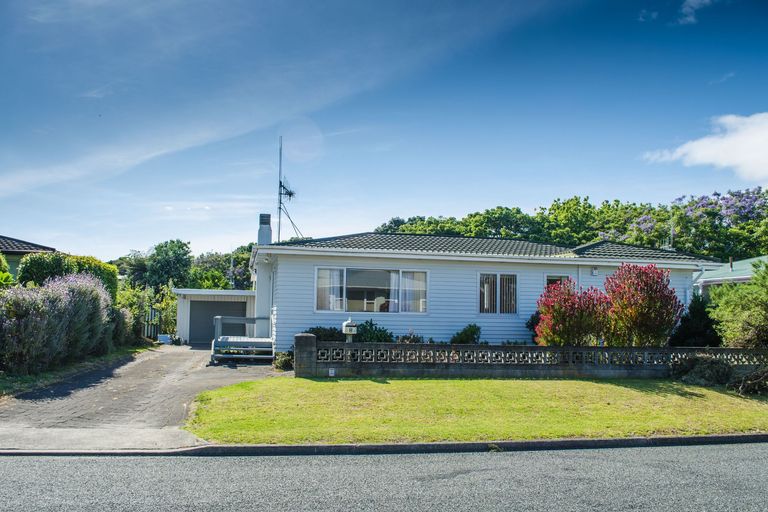 Photo of property in 8 Crescent Road, Otumoetai, Tauranga, 3110