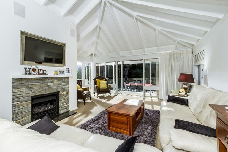 Photo of property in 36 Rewi Street, Torbay, Auckland, 0630