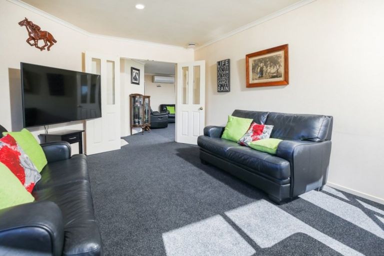 Photo of property in 27 Mangakoea Place, St Andrews, Hamilton, 3200