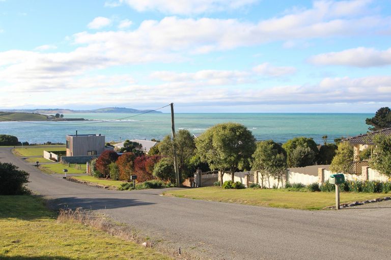 Photo of property in 16 Nasmyth Street, Kakanui, Oamaru, 9495
