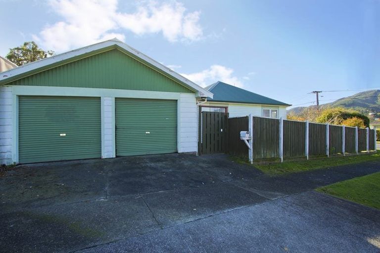 Photo of property in 7 Dublin Street, Wainuiomata, Lower Hutt, 5014