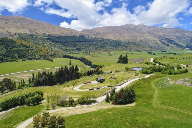 Photo of property in 40 Toka Road, Dalefield, Queenstown, 9371
