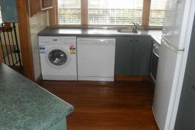 Photo of property in 11 Lawry Street, Moturoa, New Plymouth, 4310