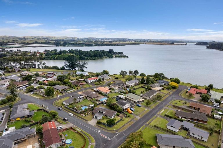 Photo of property in 120 Racecourse Road, Waiuku, 2123