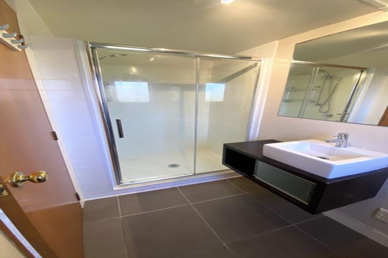 Photo of property in 2/60 Centorian Drive, Windsor Park, Auckland, 0632