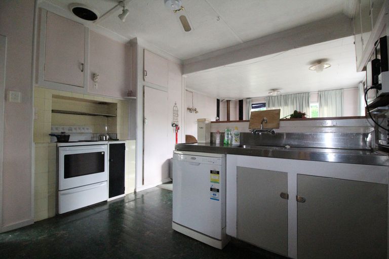 Photo of property in 2 Sussex Street, Mossburn, 9792