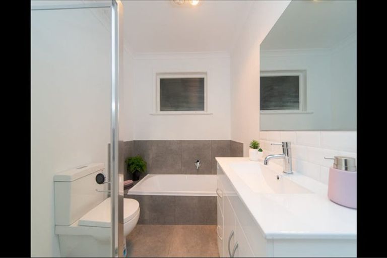 Photo of property in 3 Lancaster Street, Highbury, Palmerston North, 4412