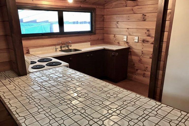 Photo of property in 63 Gemstone Drive, Birchville, Upper Hutt, 5018