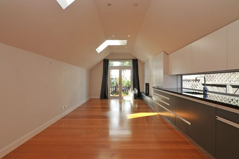 Photo of property in 63 Brougham Street, Mount Victoria, Wellington, 6011