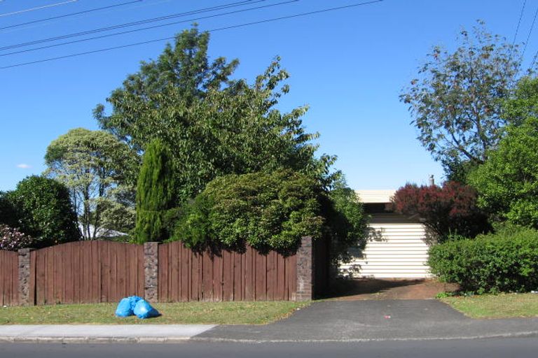 Photo of property in 19 Hepburn Road, Glendene, Auckland, 0602