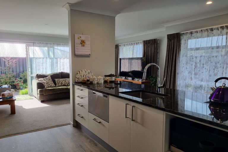 Photo of property in Maltworks Villas, 24/60 Port Hills Road, Heathcote Valley, Christchurch, 8022