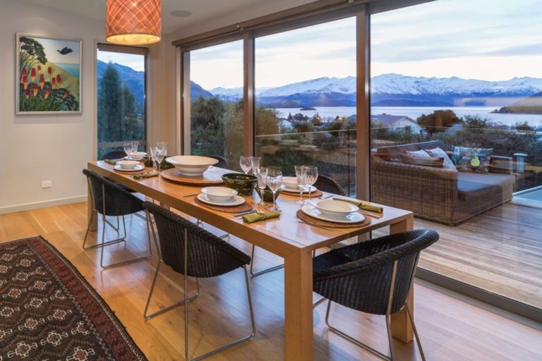 Photo of property in 28 Kennedy Crescent, Wanaka, 9305