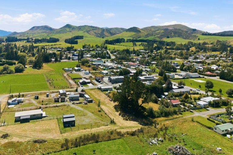 Photo of property in 8 Tauna Street, Lumsden, 9730