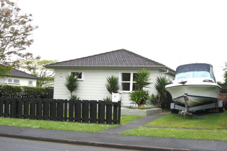 Photo of property in 5 Gypsy Moth Place, Rosehill, Papakura, 2113