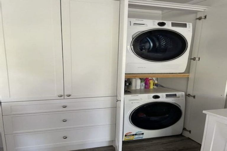 Photo of property in 1/34 Uxbridge Road, Mellons Bay, Auckland, 2014