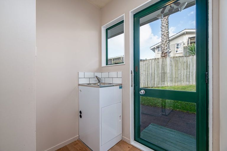 Photo of property in 6a Jillian Drive, Ranui, Auckland, 0612