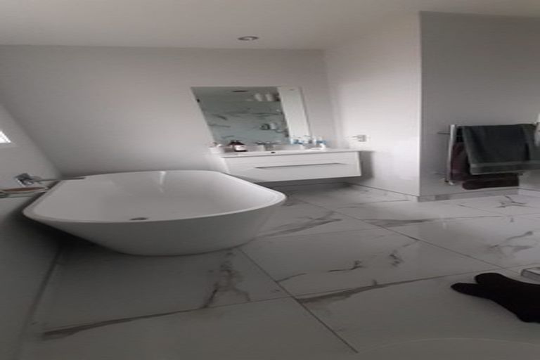 Photo of property in 34 Waratah Street, Avondale, Christchurch, 8061