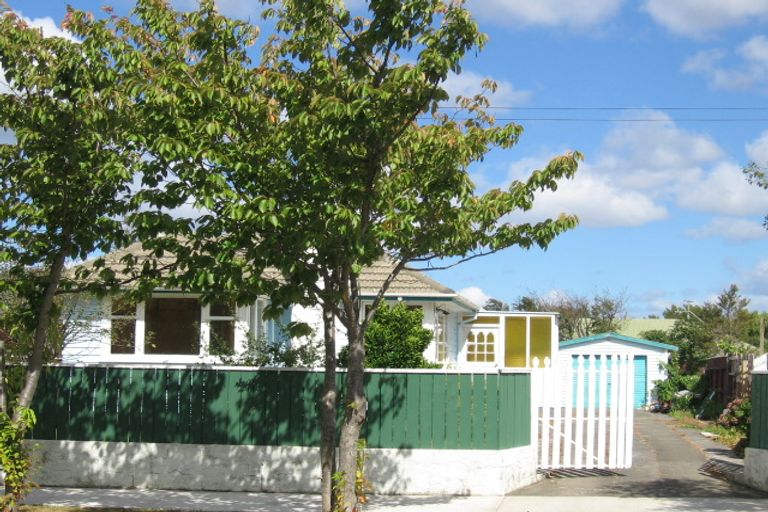 Photo of property in 27 Tararua Street, Trentham, Upper Hutt, 5018