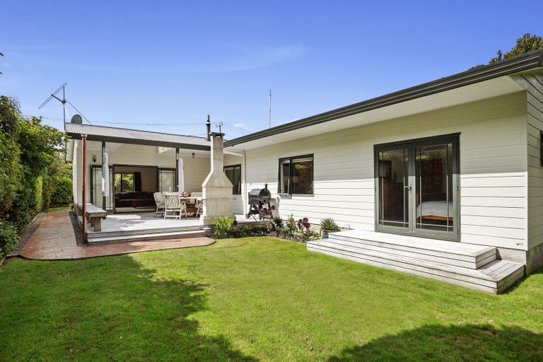 Photo of property in 11 Pokaka Street, Birchville, Upper Hutt, 5018