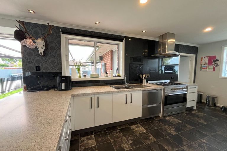 Photo of property in 21 Shearer Avenue, Papanui, Christchurch, 8052