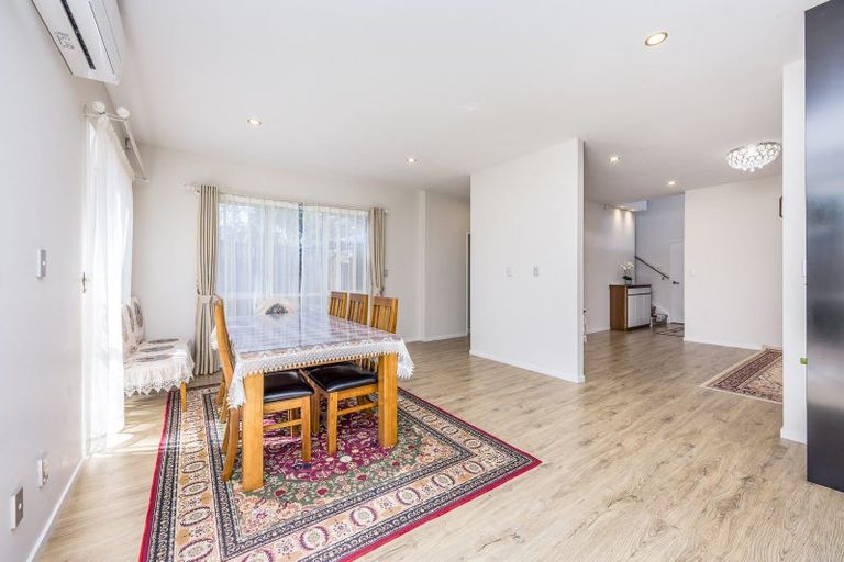 Photo of property in 45 Bordeaux Parade, Te Atatu South, Auckland, 0610