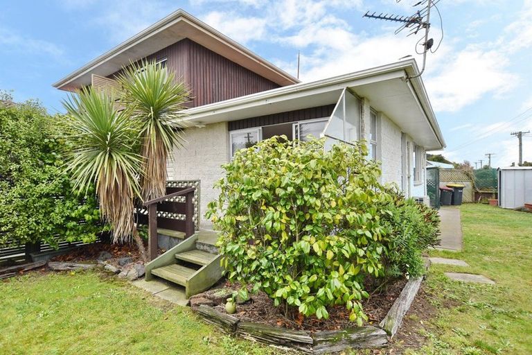 Photo of property in 1/70 Hawke Street, New Brighton, Christchurch, 8083
