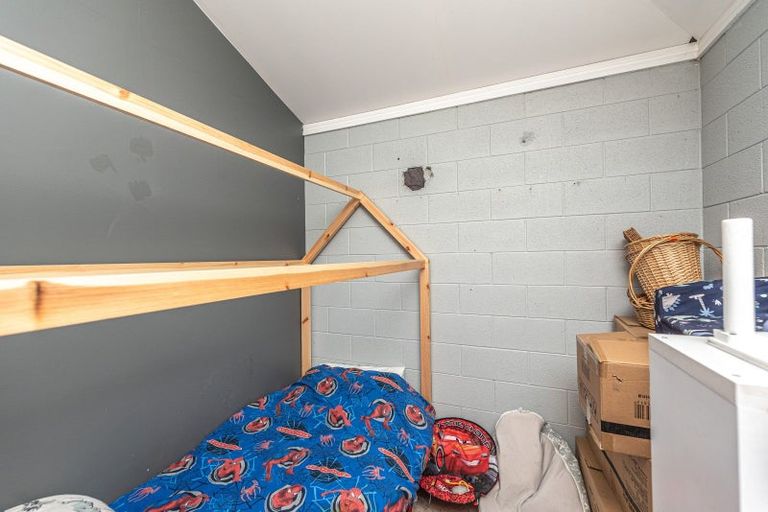 Photo of property in 12 Kowhai Street, Castlecliff, Whanganui, 4501