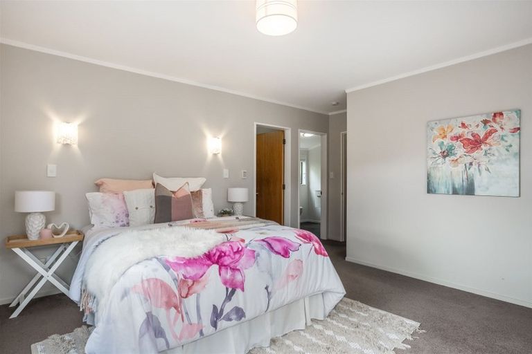 Photo of property in 14 Furneaux Grove, Whitby, Porirua, 5024