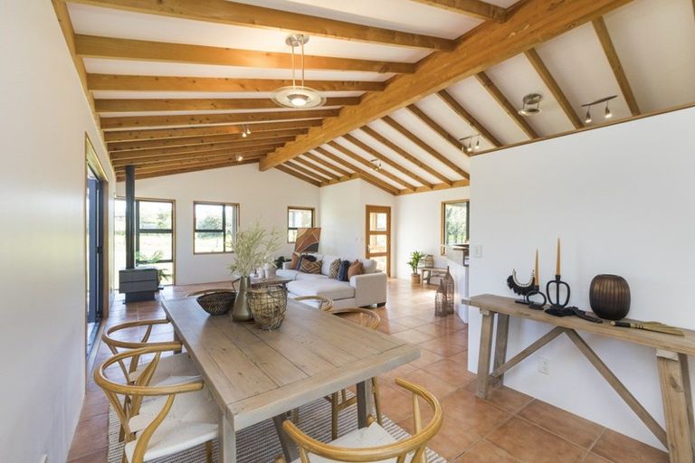 Photo of property in 32 Schnell Drive, Kelvin Grove, Palmerston North, 4414