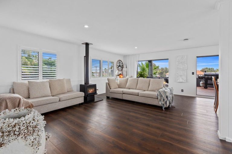 Photo of property in 1174 Papamoa Beach Road, Papamoa Beach, Papamoa, 3118