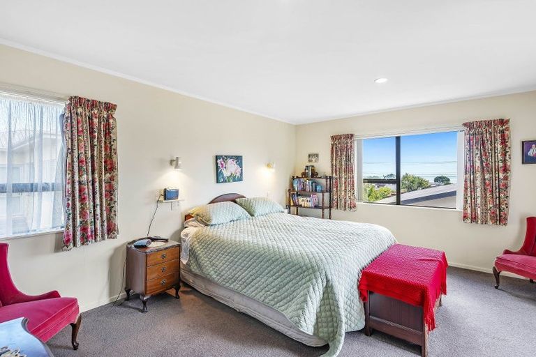 Photo of property in 12 Rua Road, Paraparaumu Beach, Paraparaumu, 5032