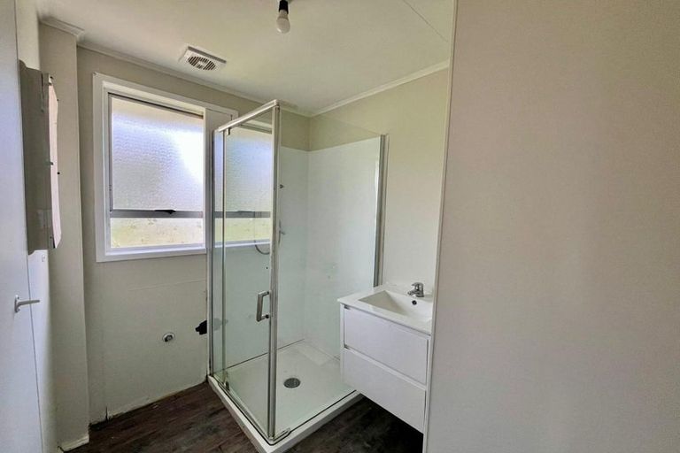 Photo of property in 98 Arimu Road, Papakura, 2110