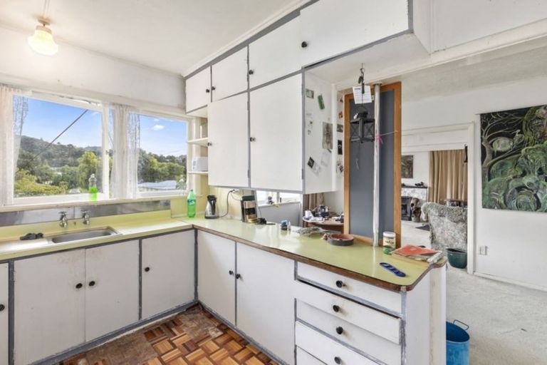 Photo of property in 27 Horoeka Street, Stokes Valley, Lower Hutt, 5019