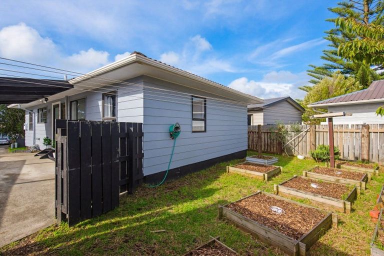Photo of property in 42 Winton Street, Paraparaumu Beach, Paraparaumu, 5032