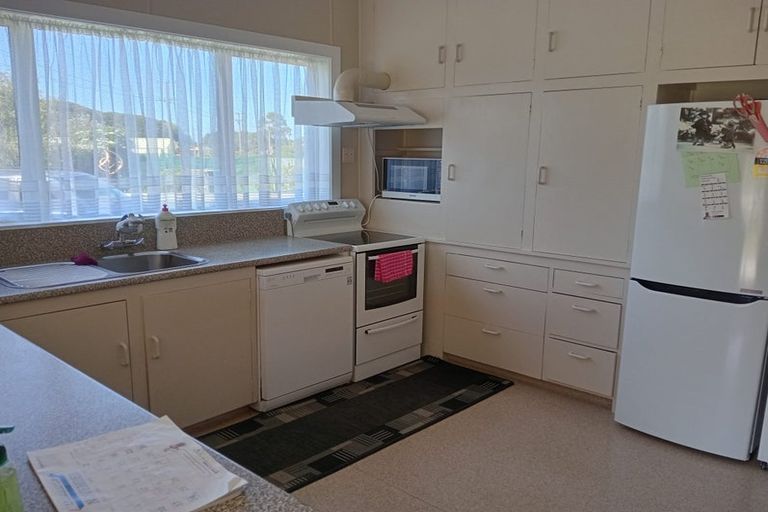 Photo of property in 79 Orawia Road, Tuatapere, 9620