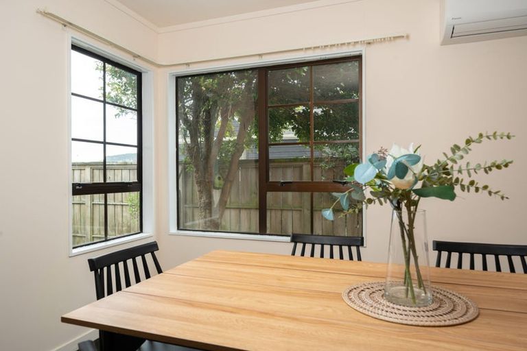 Photo of property in 6 Ellwood Place, Churton Park, Wellington, 6037