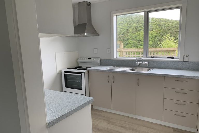 Photo of property in 74 Montreal Grove, Kingston, Wellington, 6021