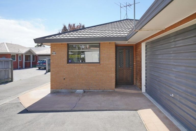 Photo of property in 2/58 Sawyers Arms Road, Northcote, Christchurch, 8052
