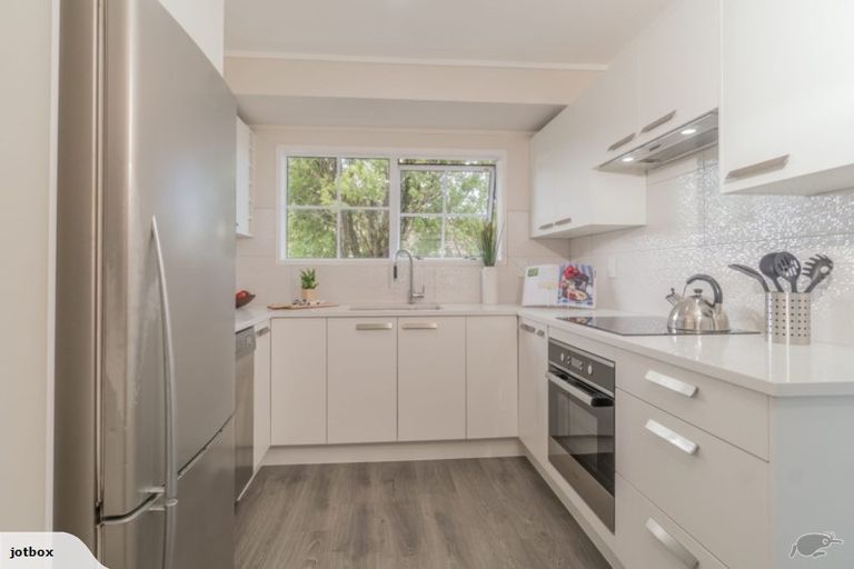 Photo of property in 2/73 Botany Road, Botany Downs, Auckland, 2010