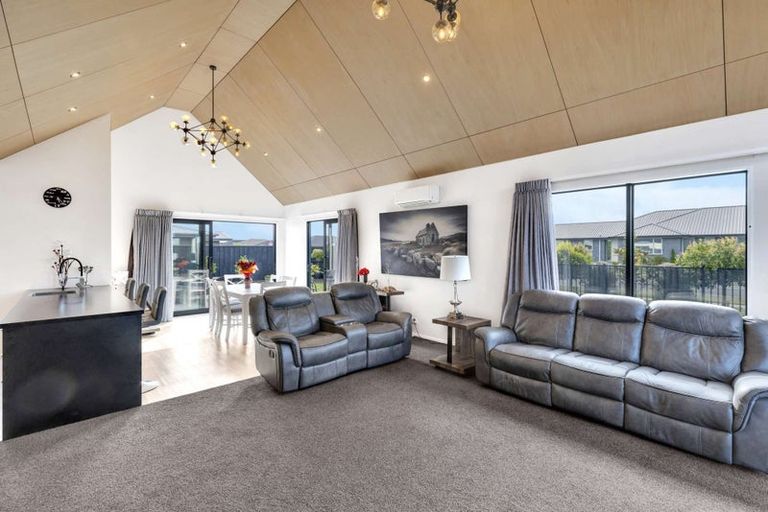 Photo of property in 22 Longcot Drive, Rolleston, 7615