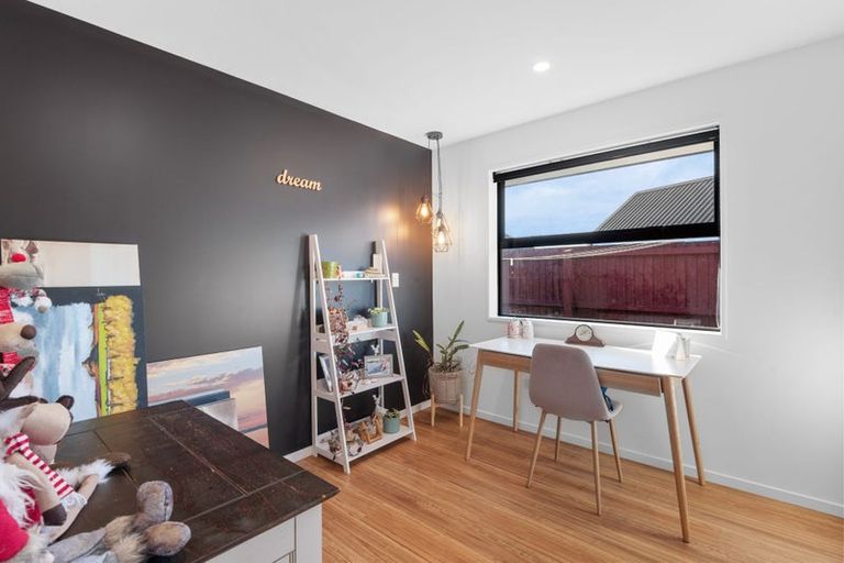 Photo of property in 12 Orchiston Way, Lincoln, 7608